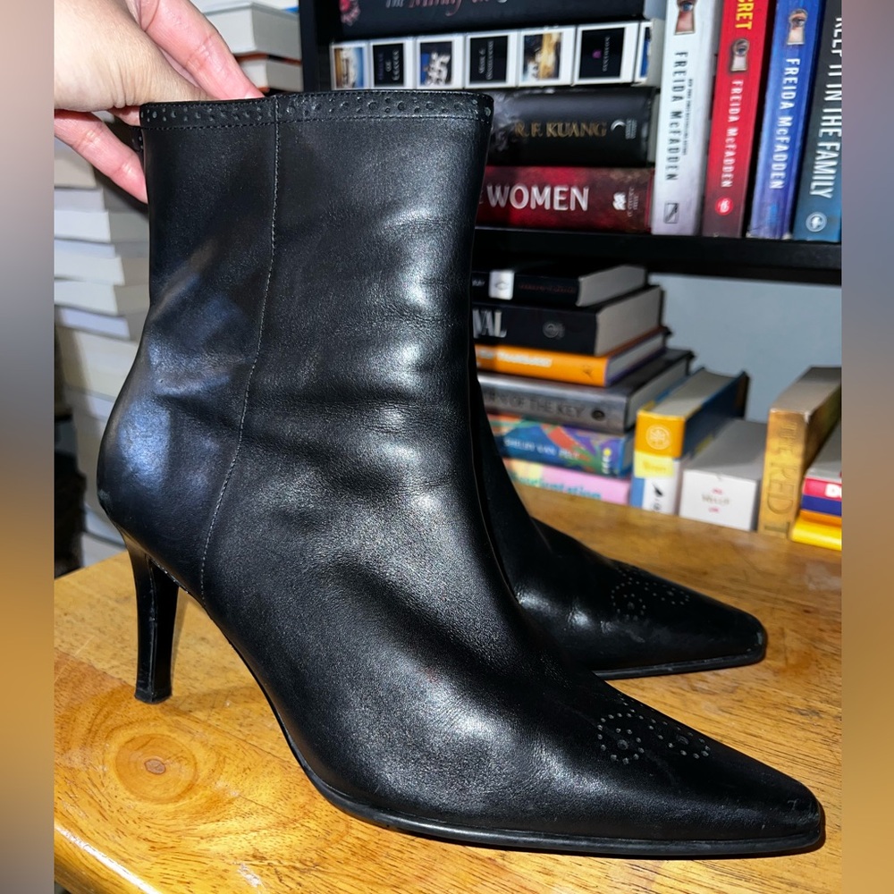 CHAPS leather boots